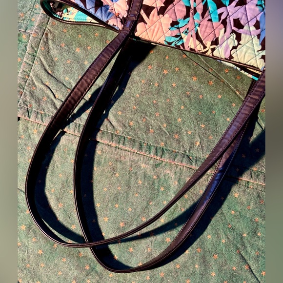 💥Vera Bradley Tote in Camo Floral💥 NWOT - Picture 5 of 9